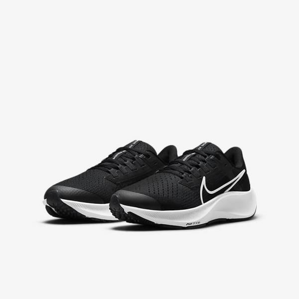 Nike Air Zoom Pegasus 38 Older Road Dječje Tenisice Za Trčanje Crne Tamno Sive Bijele | NK240XSI