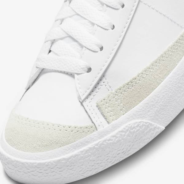 Nike Blazer Mid 77 Older Dječje Tenisice za košarku Bijele Crne Bijele | NK491LKG