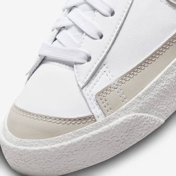 Nike Blazer Mid 77 SE Older Dječje Tenisice za košarku Bijele Svijetlo Bež | NK657IEW