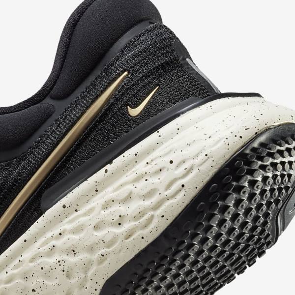 Nike ZoomX Invincible Run Flyknit Road Ženske Tenisice Za Trčanje Crne Metalne Zlatne | NK506ULE